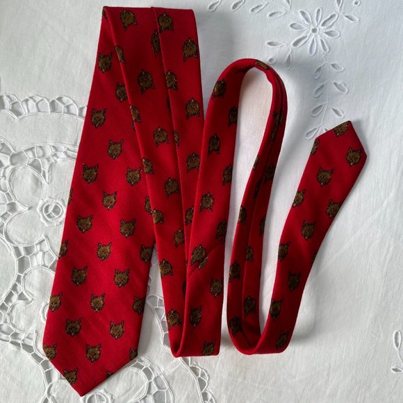 Vintage Jack Wood Ltd. Charlotte Neck Tie Wolf Print Red Wool Blocked in England - Picture 8 of 11